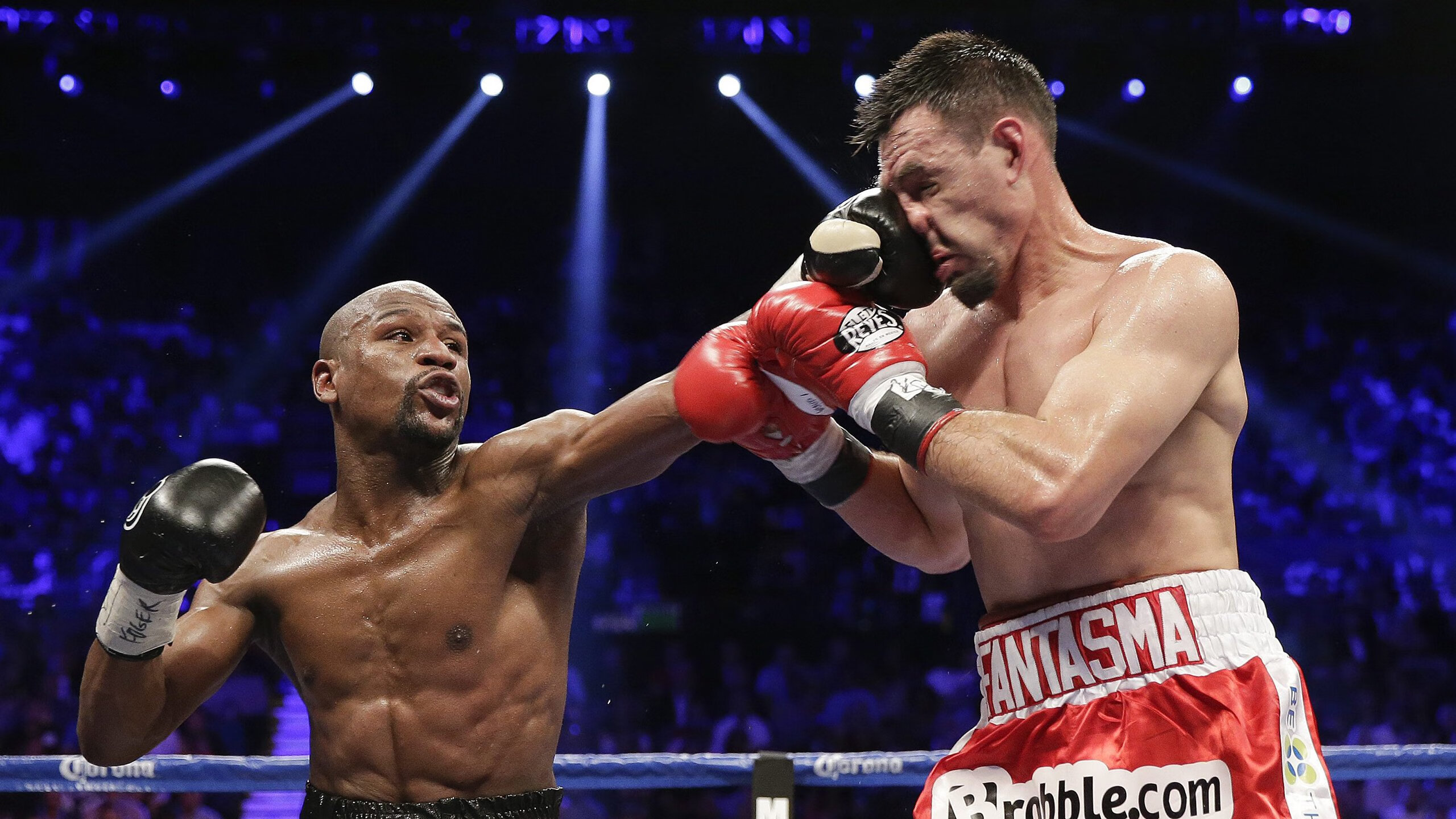 篮球赛场焦点！美国队对阵葡萄牙队，激战正酣，豪门对决再度上演