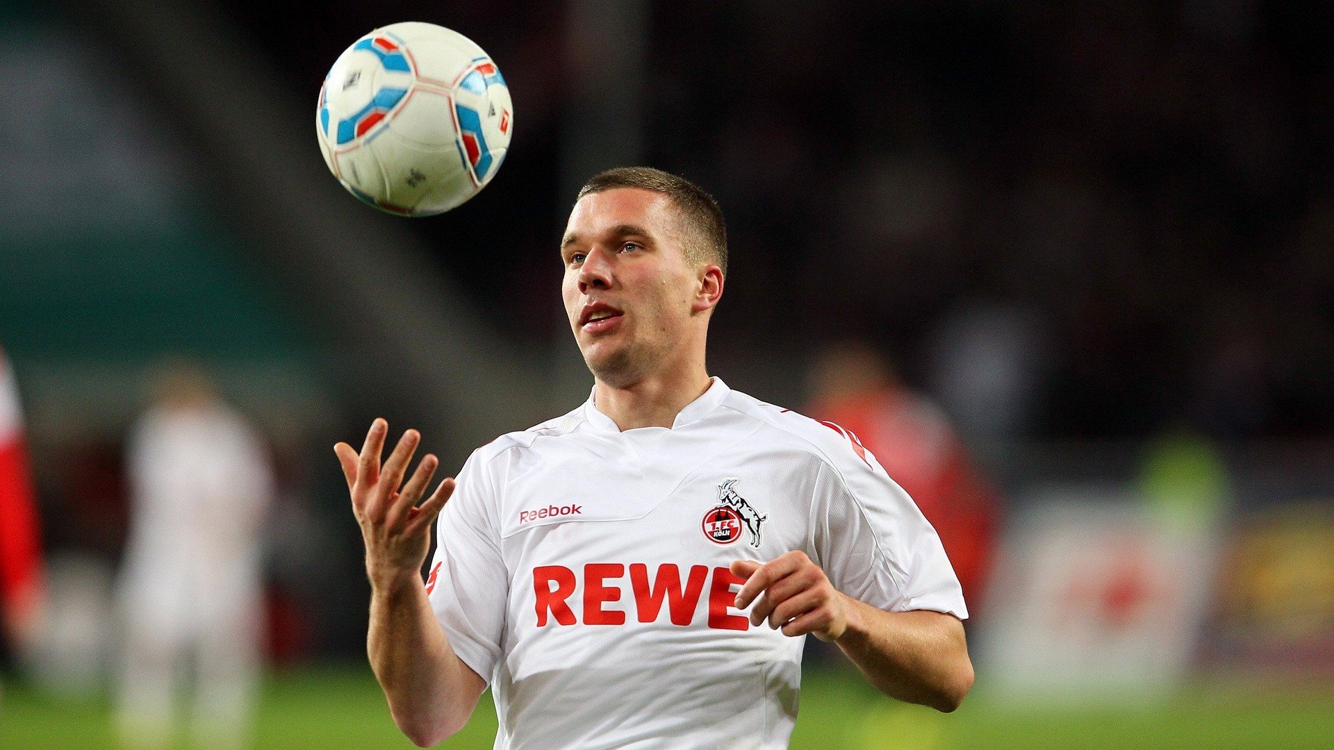 德约科维奇关键节点挺进下一轮，皇家马德里带队取胜！